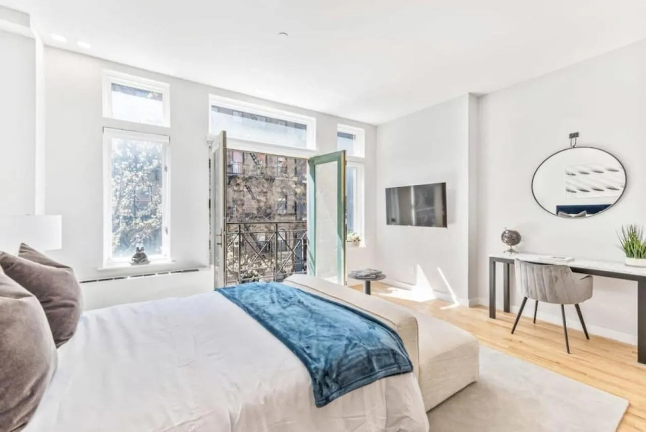Apartamento Studio W Charming Juliet Balcony In Upper East Nova Iorque