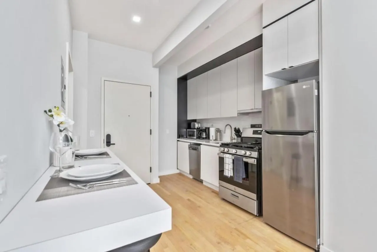 Apartamento Studio W Charming Juliet Balcony In Upper East Nova Iorque